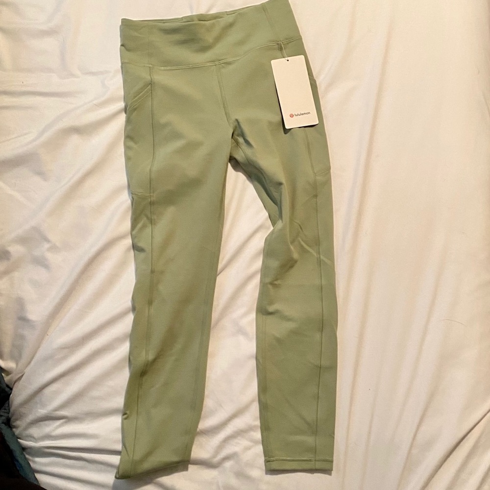 NWOT Lululemon invigorate high rise